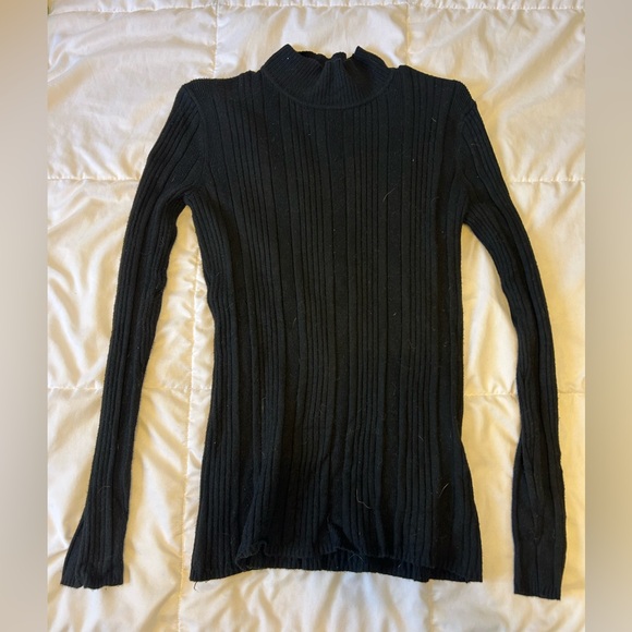 Sweater - Picture 1 of 2